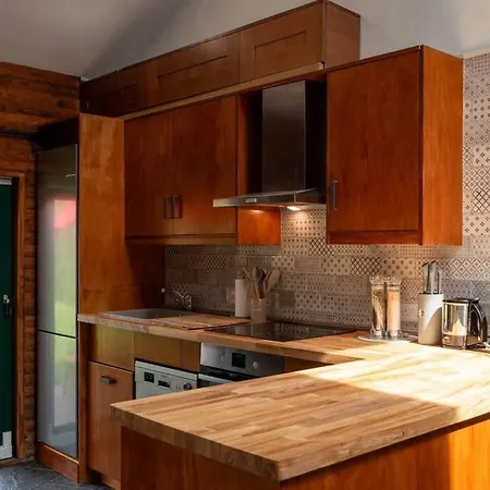 Heather With Sea And Mountain Views Daire