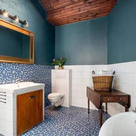 Heather With Sea And Mountain Views Daire